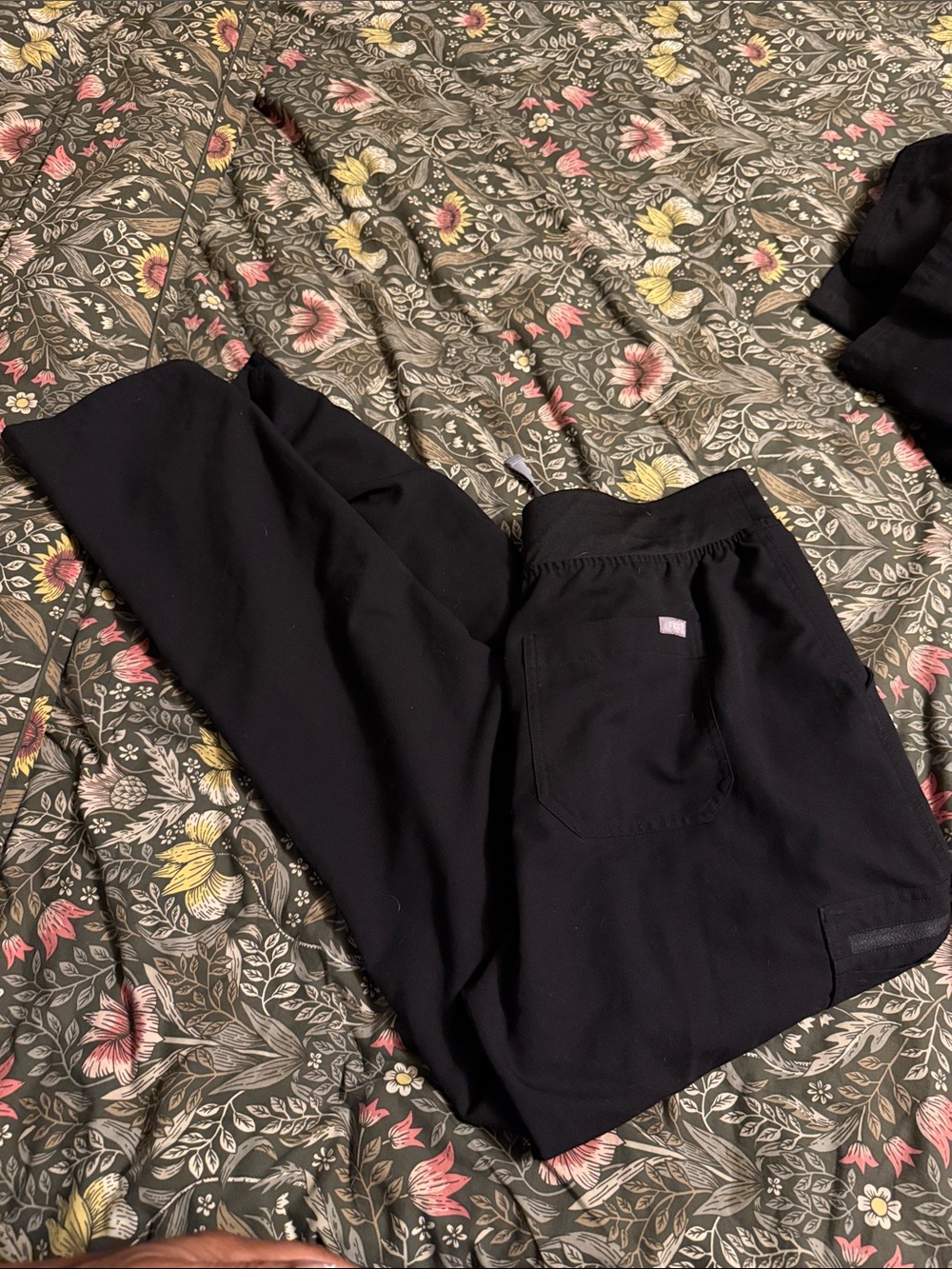 Figs Women's Black Straight-Leg Scrub Pants
